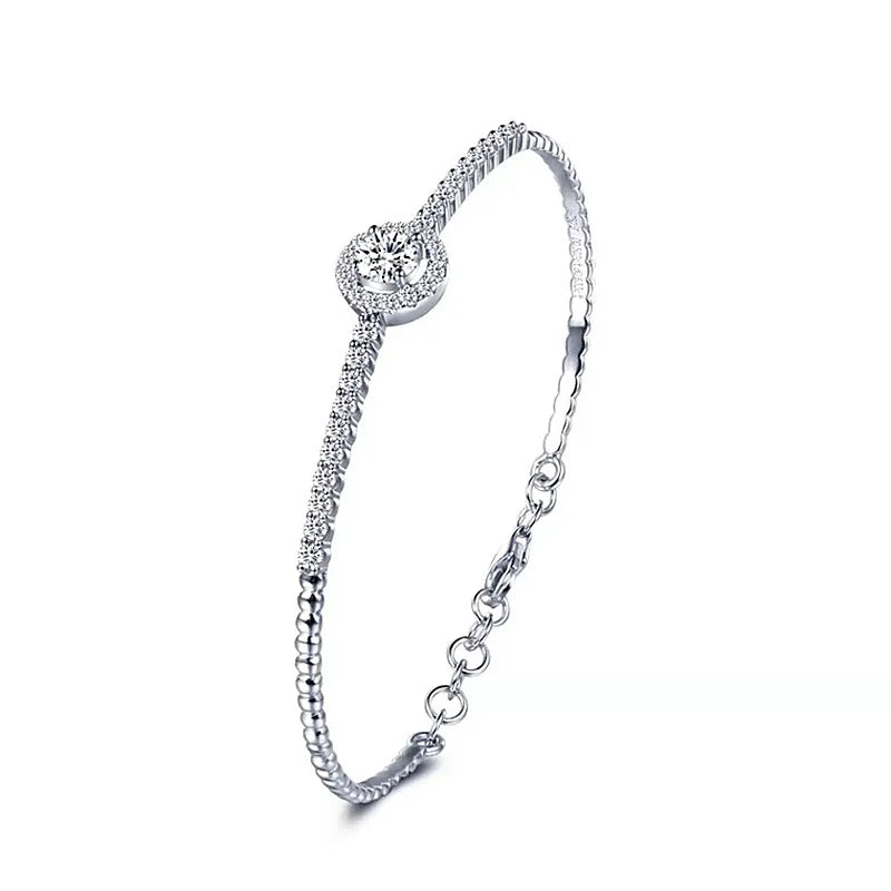 Pulseira de Prata com pingente de Moissanite Elegant Sparkle